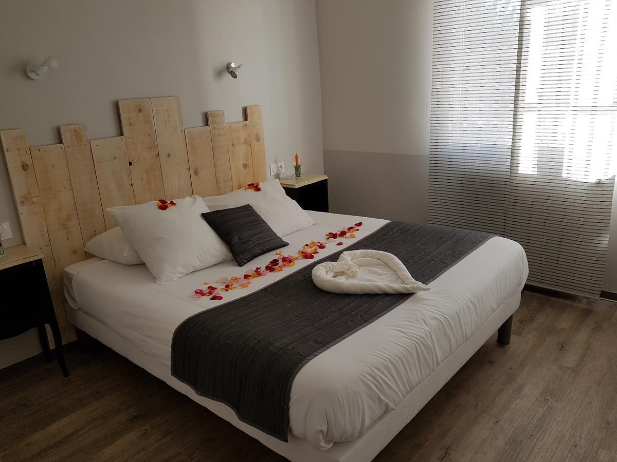 Logis Le Nid Du Pont De Gau Lejlighedshotel Saintes-Maries-de-la-Mer Eksteriør billede